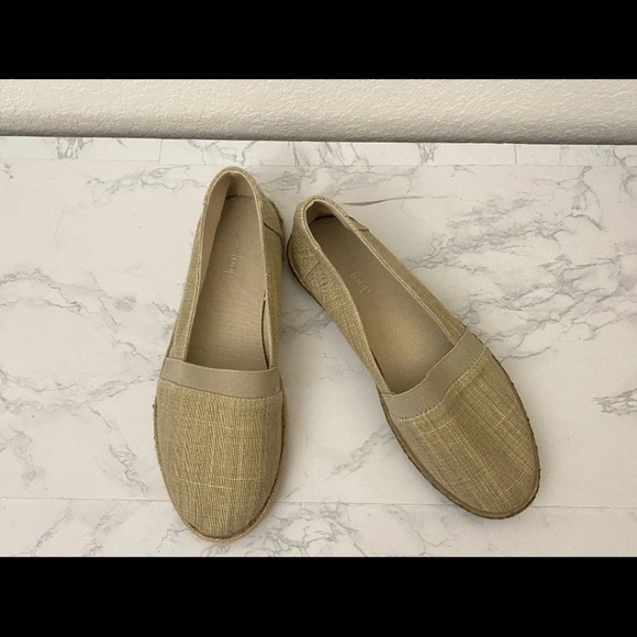 West Loop Women Slip On Canvas Flats Size 7/8 cream Slip On Brown Shoes C - Picture 2 of 7